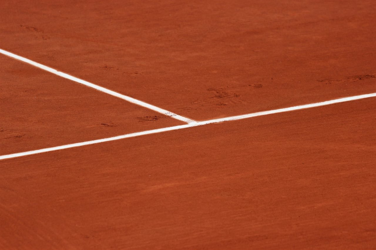 tennis court lines clay
