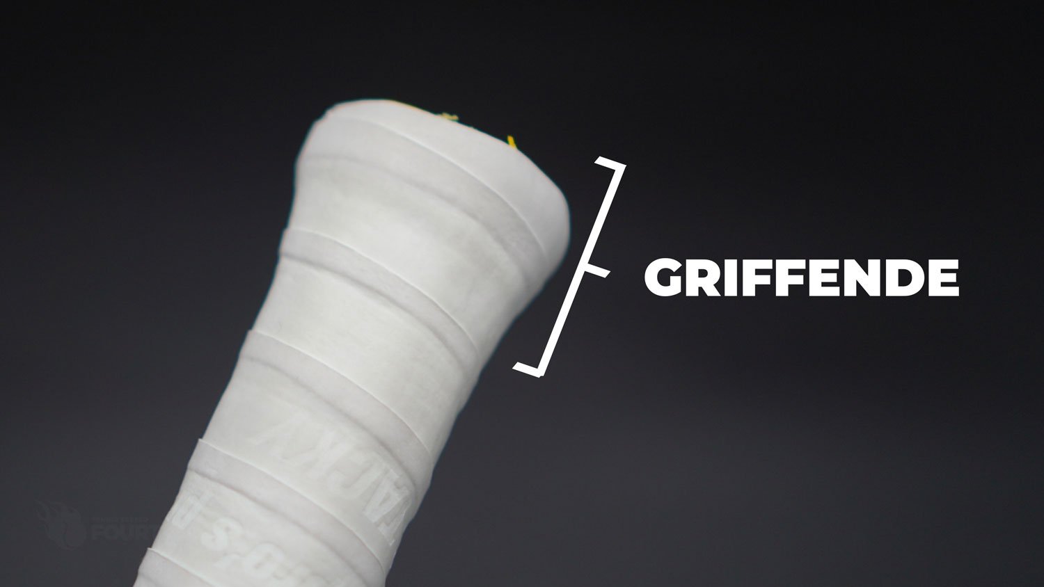 griffende-vom-griff-eines-tennisschlaegers